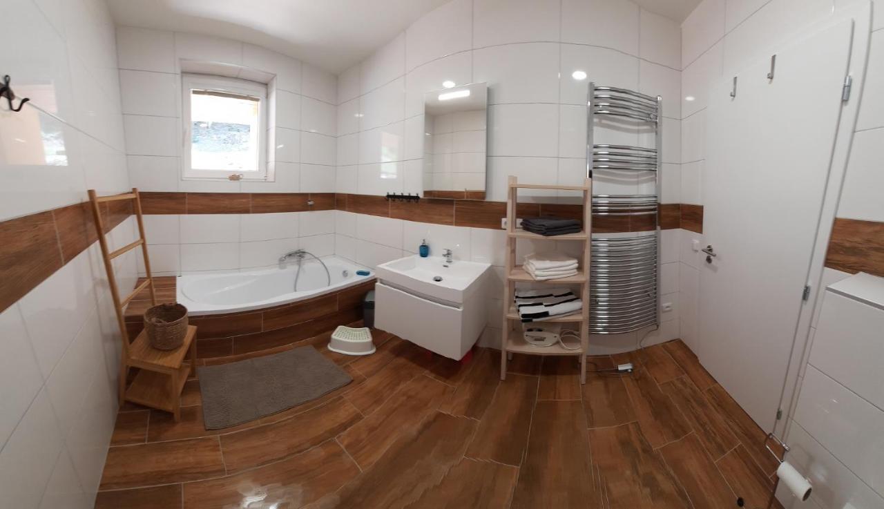 Lisny 105 Cely Novy Dum Se Zahradou U Jizery A Cyklo-Stezky New House By Jizera River And Bicycle Path Zelezny Brod Екстер'єр фото